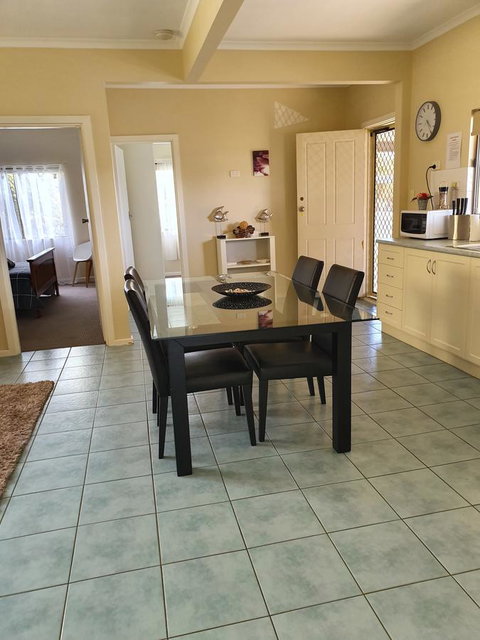 Super Central Location - Accommodation Kalgoorlie 0