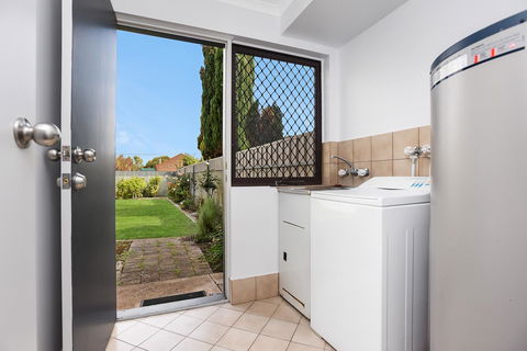 Sorrento - Aldinga Beach - Accommodation Kalgoorlie 1