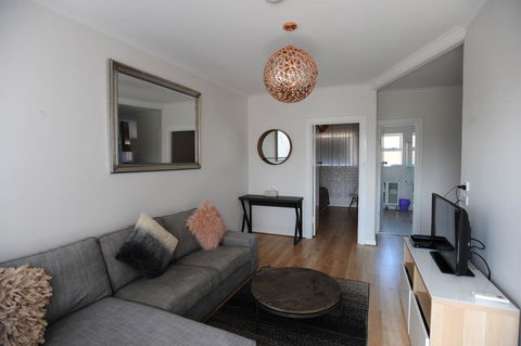 Glenelg Holiday Apartments-The Broadway - Accommodation Kalgoorlie 1