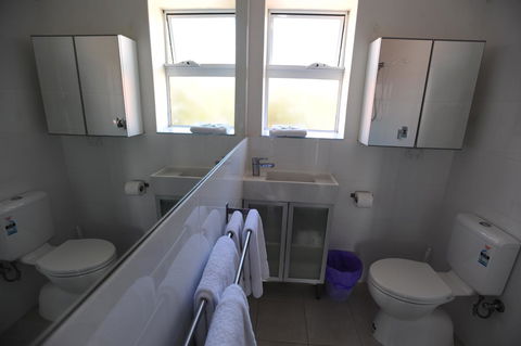 Glenelg Holiday Apartments-The Broadway - Accommodation Kalgoorlie 7