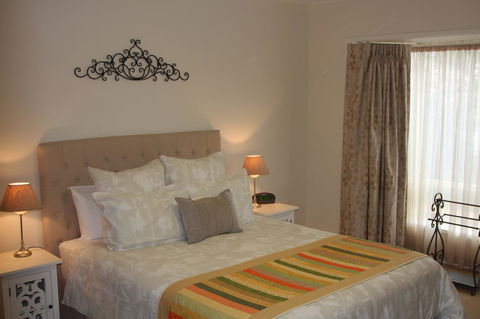 C And C Tanunda - Accommodation Kalgoorlie 0
