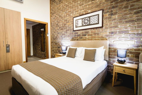 The Lodge By Manna - Accommodation Kalgoorlie 2