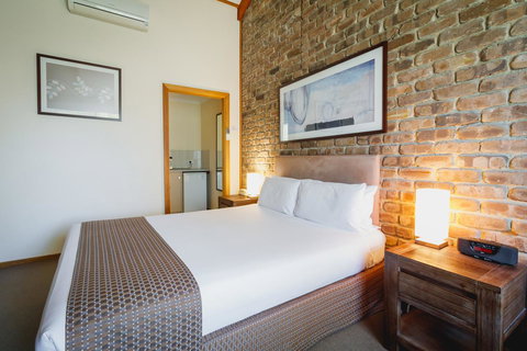 The Lodge By Manna - Accommodation Kalgoorlie 6