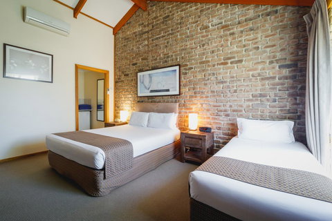 The Lodge By Manna - Accommodation Kalgoorlie 8