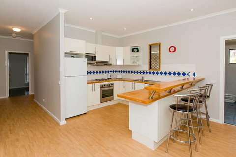 Desert Pea - Accommodation Kalgoorlie 7