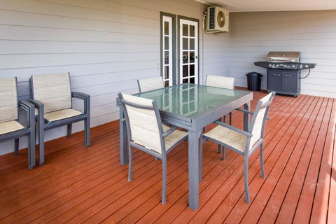 Desert Pea - Accommodation Kalgoorlie 2