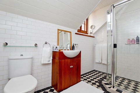 Druids Hall - Accommodation Kalgoorlie 8