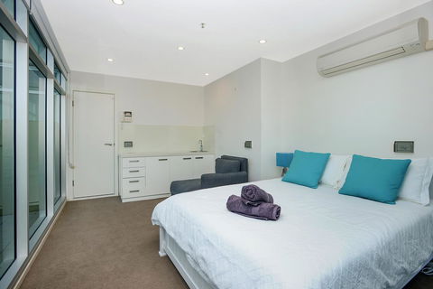 Glenelg Skyline Penthouse - Accommodation Kalgoorlie 12