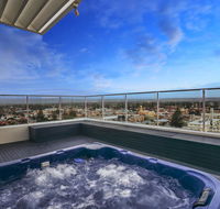 Glenelg Skyline Penthouse - Accommodation Kalgoorlie