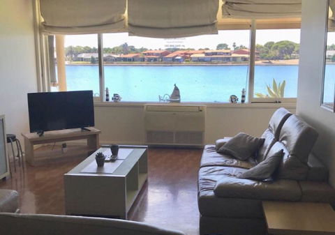 Lakeside - Accommodation Kalgoorlie 0