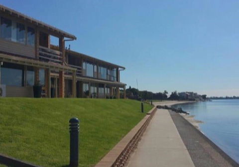 Lakeside - Accommodation Kalgoorlie 4