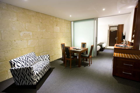 The Commodore - Accommodation Kalgoorlie 12