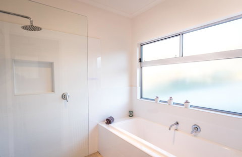 Middle River Beach House - East & West House - Accommodation Kalgoorlie 15