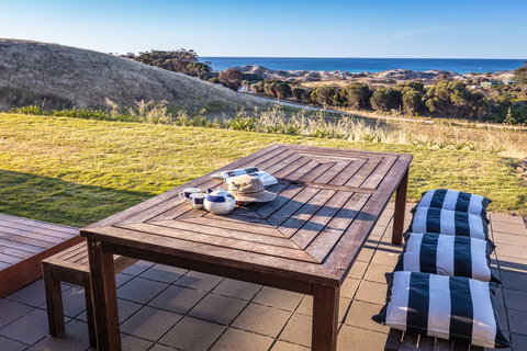 Middle River Beach House - East & West House - Accommodation Kalgoorlie 1