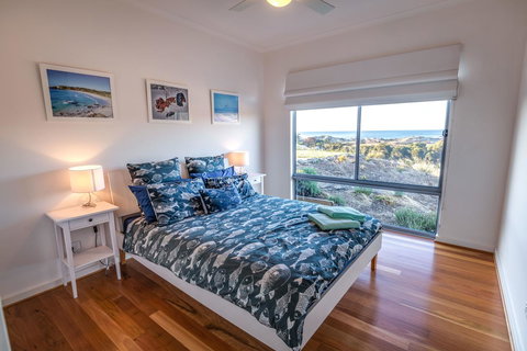 Middle River Beach House - East & West House - Accommodation Kalgoorlie 12
