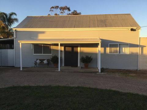 35 Trevena Road - Accommodation Kalgoorlie 9