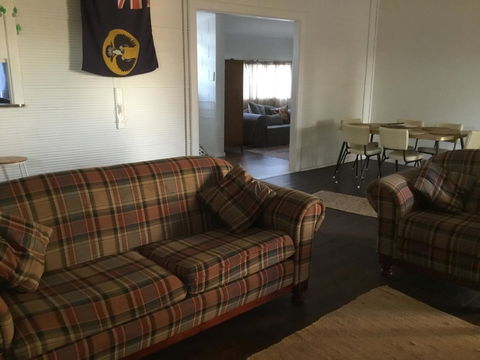 35 Trevena Road - Accommodation Kalgoorlie 8