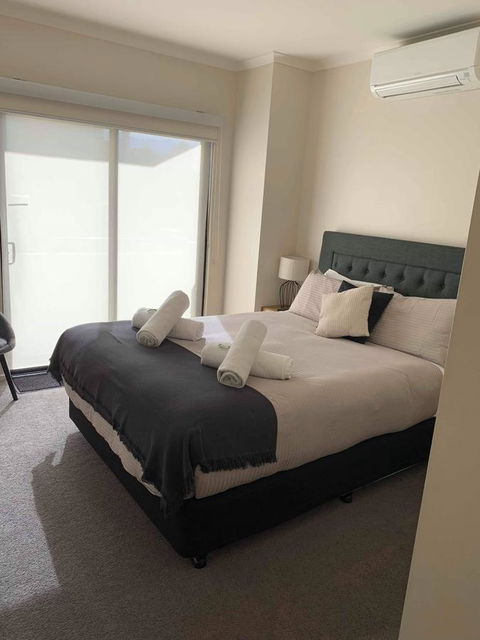 Holdfast Shores Apartments - Accommodation Kalgoorlie 3