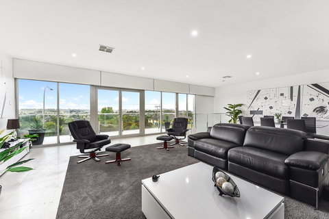 KENNEDY EXECUTIVE TOWNHOUSE - Accommodation Kalgoorlie 13