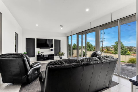 KENNEDY EXECUTIVE TOWNHOUSE - Accommodation Kalgoorlie 14