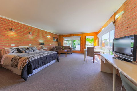 Country Roads Motor Inn Naracoorte - Accommodation Kalgoorlie 3