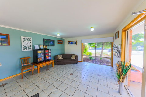 Country Roads Motor Inn Naracoorte - Accommodation Kalgoorlie 37