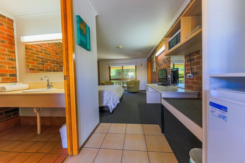 Country Roads Motor Inn Naracoorte - Accommodation Kalgoorlie 12