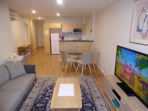 ADELAIDE CENTRAL APARTMENT - 3BR, 2BATH & CARPARK - Accommodation Kalgoorlie 4