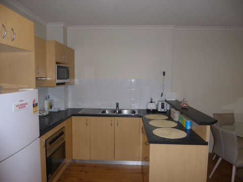 ADELAIDE CENTRAL APARTMENT - 3BR, 2BATH & CARPARK - Accommodation Kalgoorlie 5