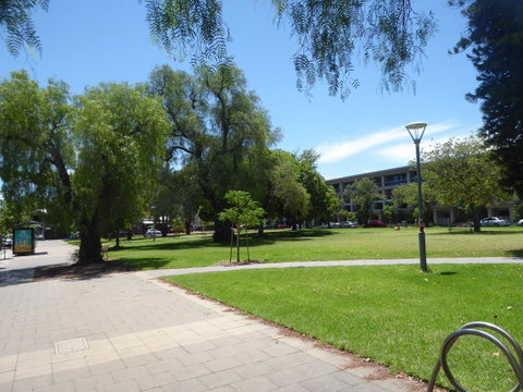 ADELAIDE CENTRAL APARTMENT - 3BR, 2BATH & CARPARK - Accommodation Kalgoorlie 32
