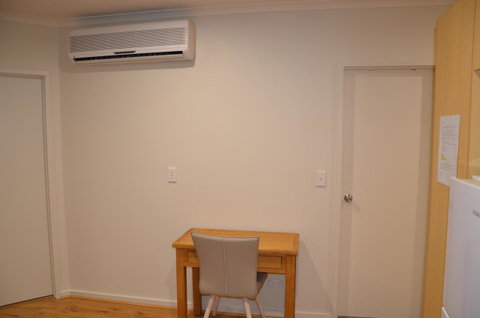 ADELAIDE CENTRAL APARTMENT - 3BR, 2BATH & CARPARK - Accommodation Kalgoorlie 10