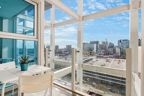 Stylish And Comfortable, Views Over Gouger St! - Accommodation Kalgoorlie 1