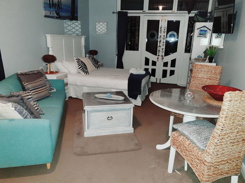 Court House - Studio - Accommodation Kalgoorlie 0