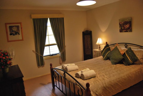 A Secret Treasure - Accommodation Kalgoorlie 8