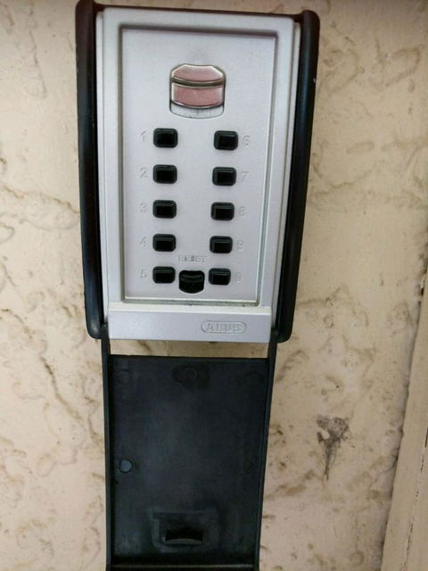 Glenelg 3 Bedroom Apartment - Accommodation Kalgoorlie 33