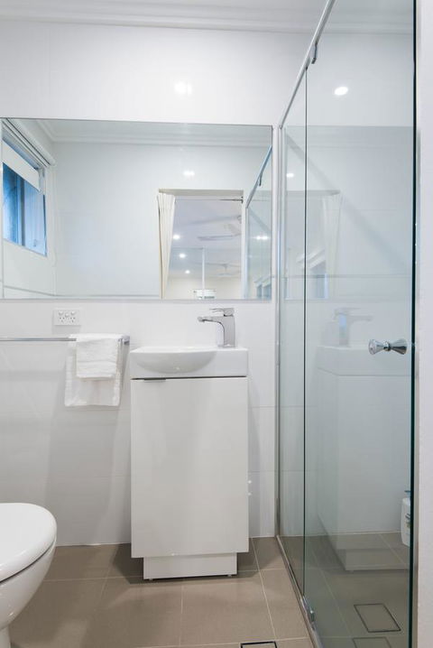 Stylish 3 Bedroom Beachview Apartment - Accommodation Kalgoorlie 2