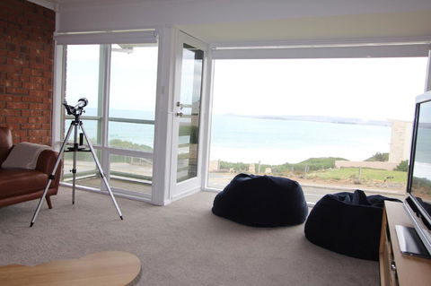 Southern Sands\' Beachfront Apartment - Accommodation Kalgoorlie 2