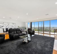 BENGALEE EXECUTIVE TOWNHOUSE- MODERN  STYLISH - Accommodation Kalgoorlie