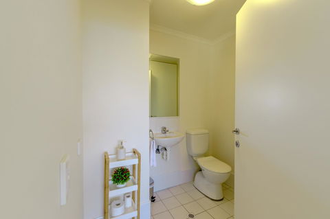 Lights Landing Penthouse - Accommodation Kalgoorlie 21