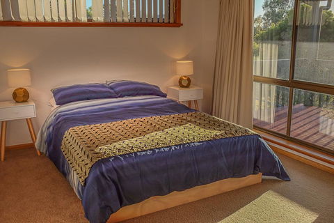 Seacroft - Accommodation Kalgoorlie 8