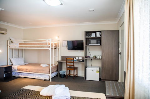 Lilac City Motor Inn & Steakhouse - Accommodation Kalgoorlie 3