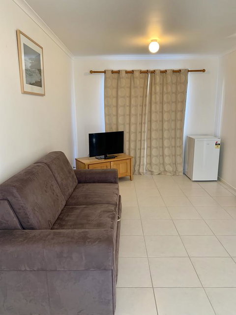 Bayview Beach House Apartment No 1 - Accommodation Kalgoorlie 4