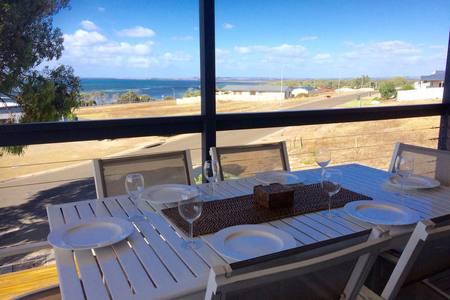 Bayview Beach House Apartment No 1 - Accommodation Kalgoorlie 1