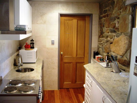 1860 Wine Country Cottages - Accommodation Kalgoorlie 13