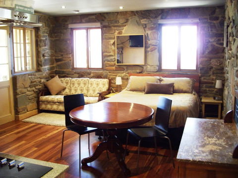 1860 Wine Country Cottages - Accommodation Kalgoorlie 10