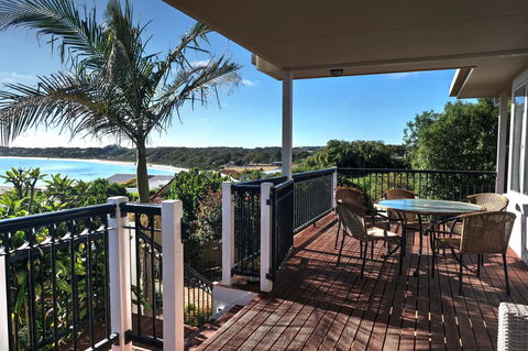 The Whitehouse - Accommodation Kalgoorlie 2