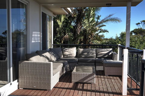 The Whitehouse - Accommodation Kalgoorlie 1