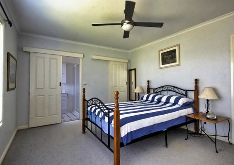 The Whitehouse - Accommodation Kalgoorlie 11