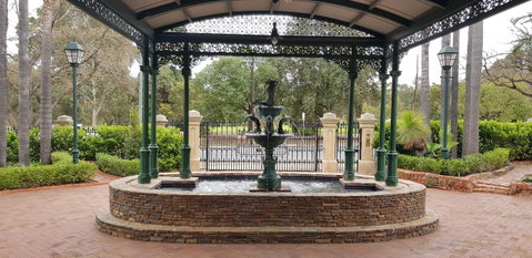 Grand Bluestone Mansion - Accommodation Kalgoorlie 22