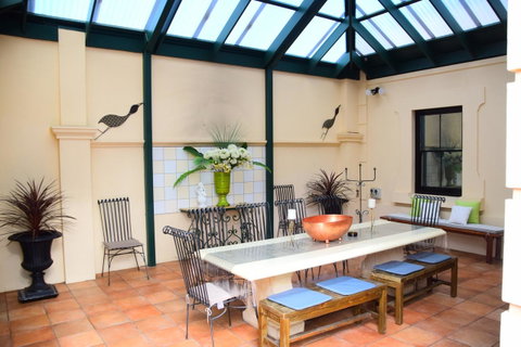 Grand Bluestone Mansion - Accommodation Kalgoorlie 19